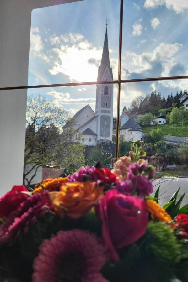 Gasthof Zur Schmiede แบร์ก อิม เดราทาล ภายนอก รูปภาพ