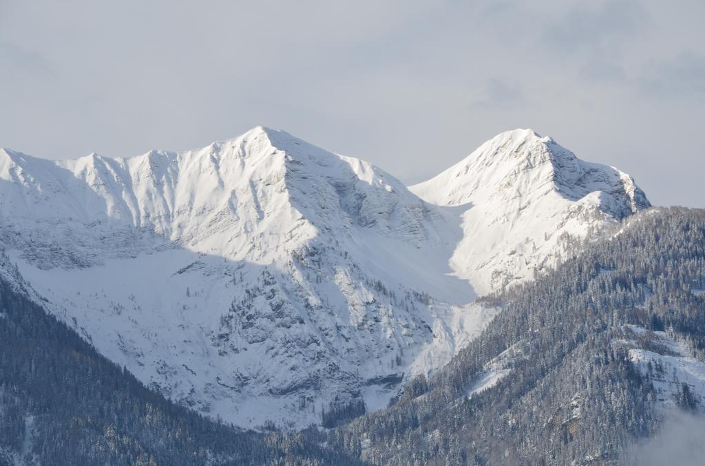 Gasthof Zur Schmiede แบร์ก อิม เดราทาล ภายนอก รูปภาพ